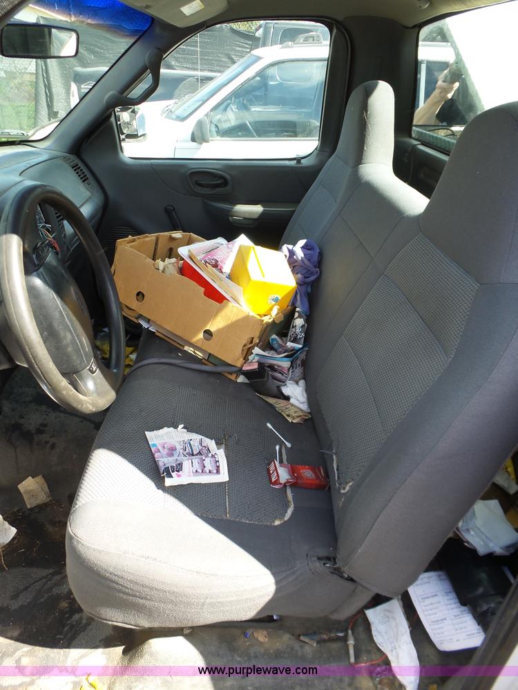 image for item BZ9513 2001 Ford F150 pickup truck