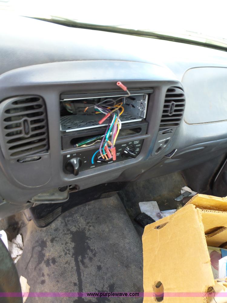 image for item BZ9513 2001 Ford F150 pickup truck