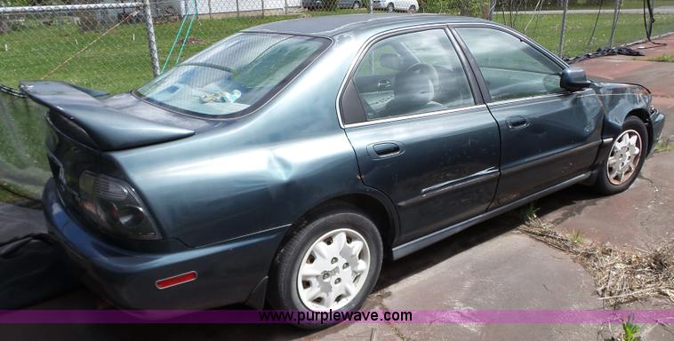 image for item BZ9521 1996 Honda Accord