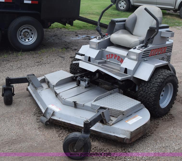 image for item CB9033 2007 Zipper STS-27 ZTR lawn mower