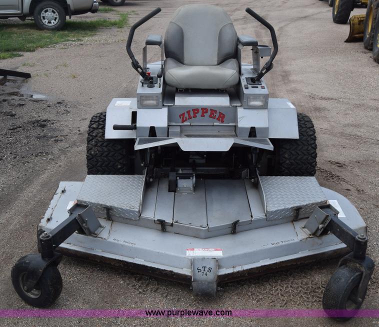 image for item CB9033 2007 Zipper STS-27 ZTR lawn mower