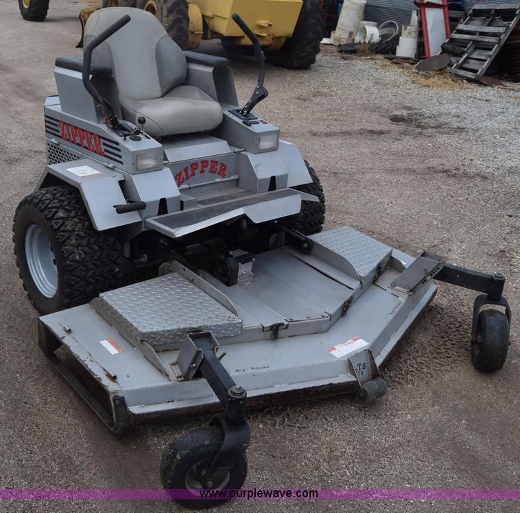 image for item CB9033 2007 Zipper STS-27 ZTR lawn mower