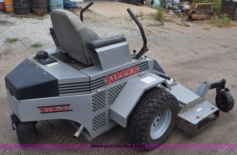 image for item CB9033 2007 Zipper STS-27 ZTR lawn mower