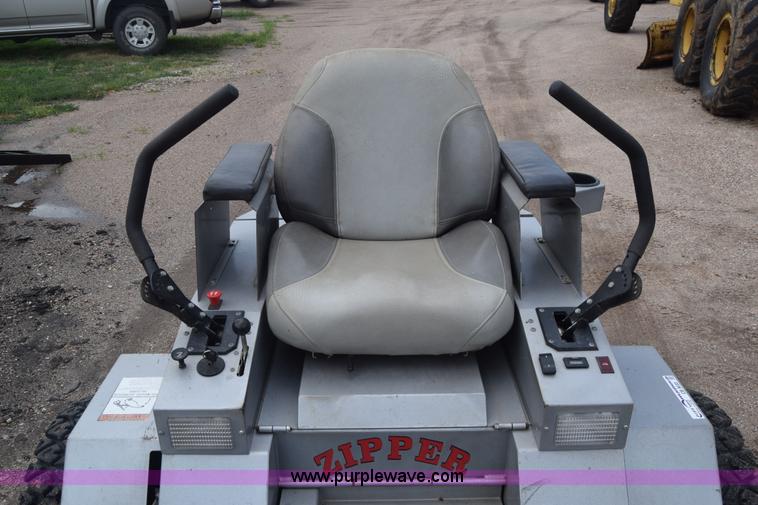 image for item CB9033 2007 Zipper STS-27 ZTR lawn mower