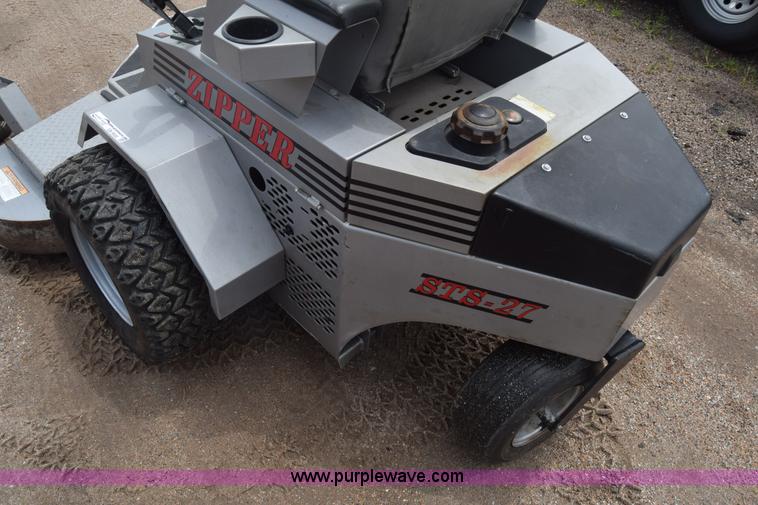 image for item CB9033 2007 Zipper STS-27 ZTR lawn mower