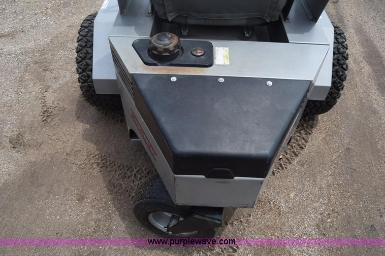 image for item CB9033 2007 Zipper STS-27 ZTR lawn mower