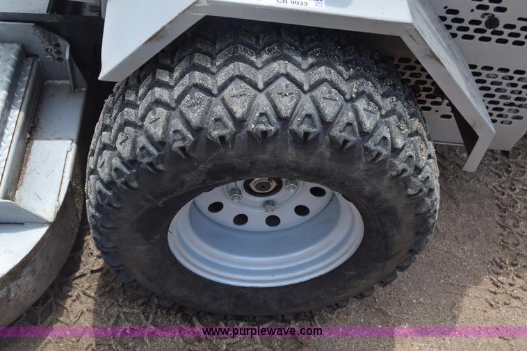 image for item CB9033 2007 Zipper STS-27 ZTR lawn mower