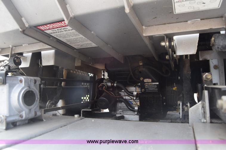 image for item CB9033 2007 Zipper STS-27 ZTR lawn mower