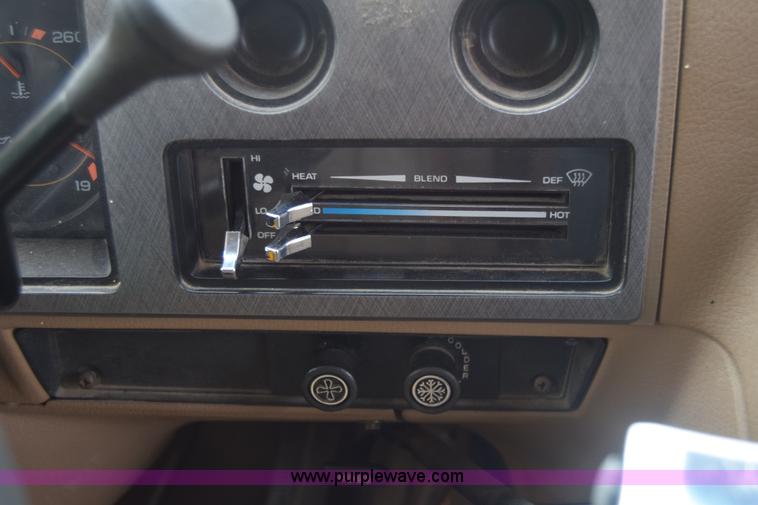 image for item CB9292 1995 GMC G3500 Am Tran school bus