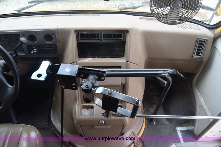 image for item CB9292 1995 GMC G3500 Am Tran school bus