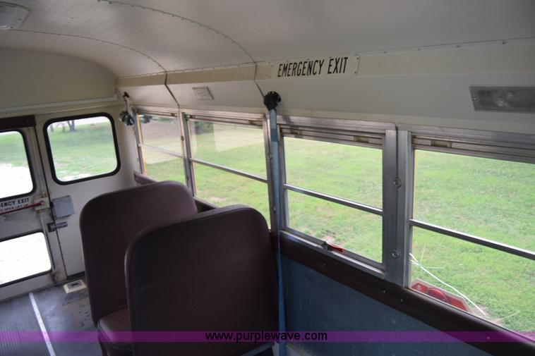 image for item CB9292 1995 GMC G3500 Am Tran school bus