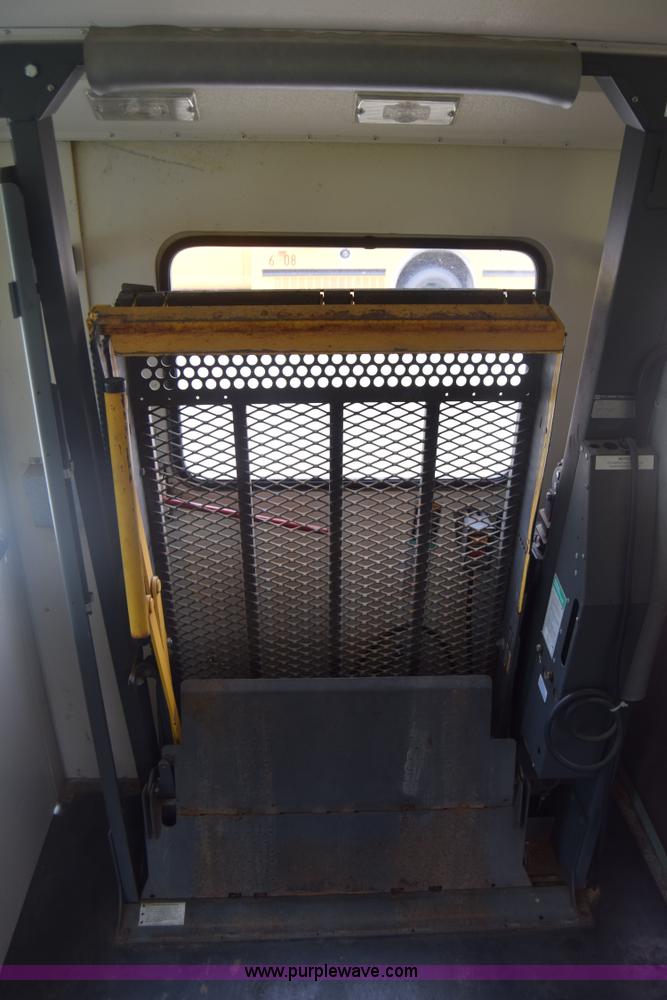 image for item CB9292 1995 GMC G3500 Am Tran school bus