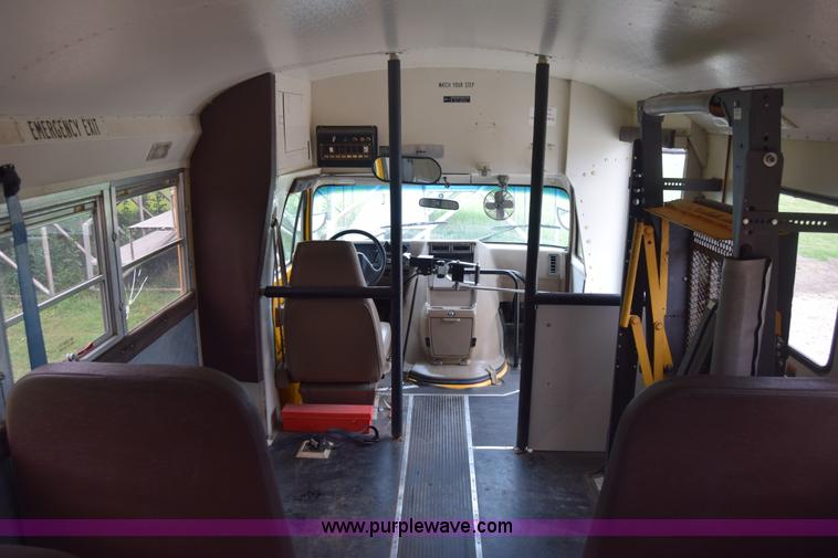 image for item CB9292 1995 GMC G3500 Am Tran school bus