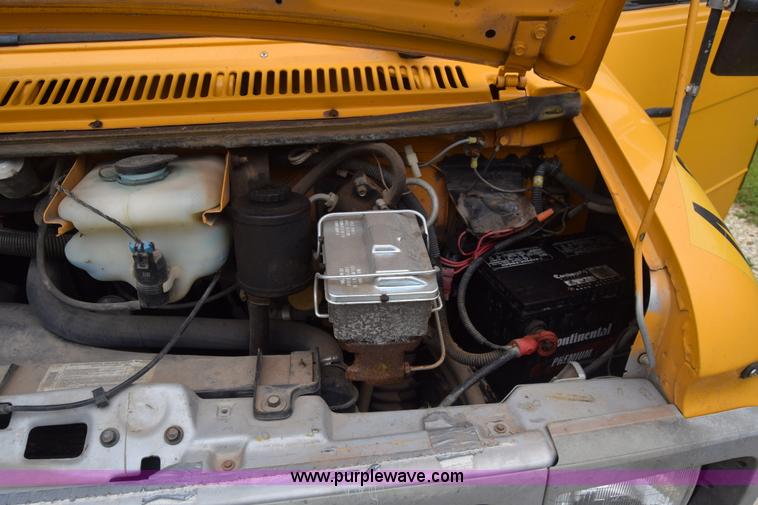 image for item CB9292 1995 GMC G3500 Am Tran school bus