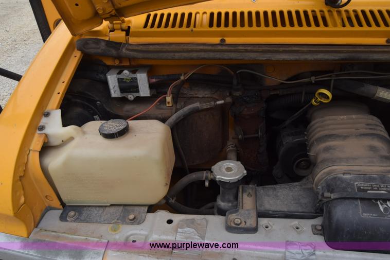 image for item CB9292 1995 GMC G3500 Am Tran school bus