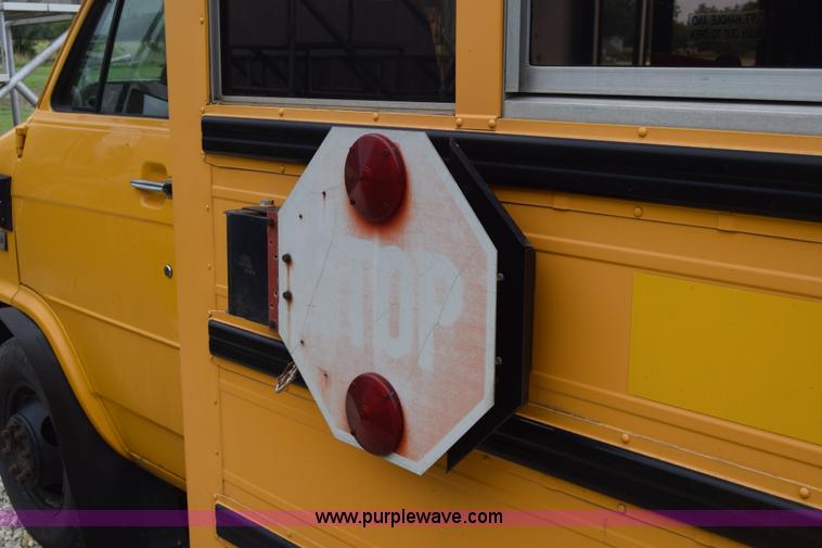 image for item CB9292 1995 GMC G3500 Am Tran school bus