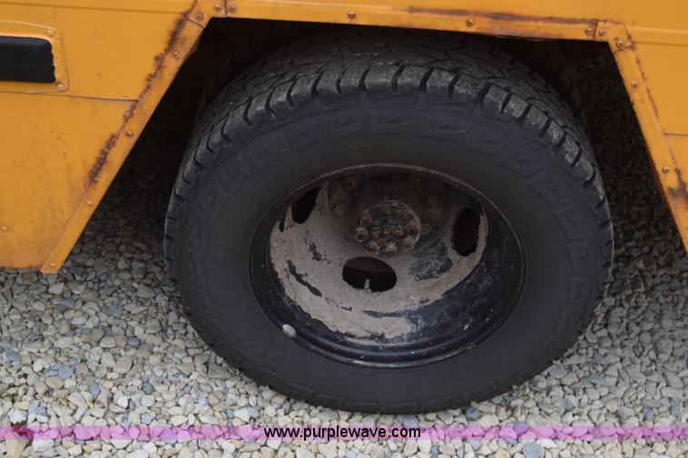 image for item CB9292 1995 GMC G3500 Am Tran school bus