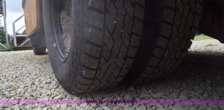 image for item CB9292 1995 GMC G3500 Am Tran school bus