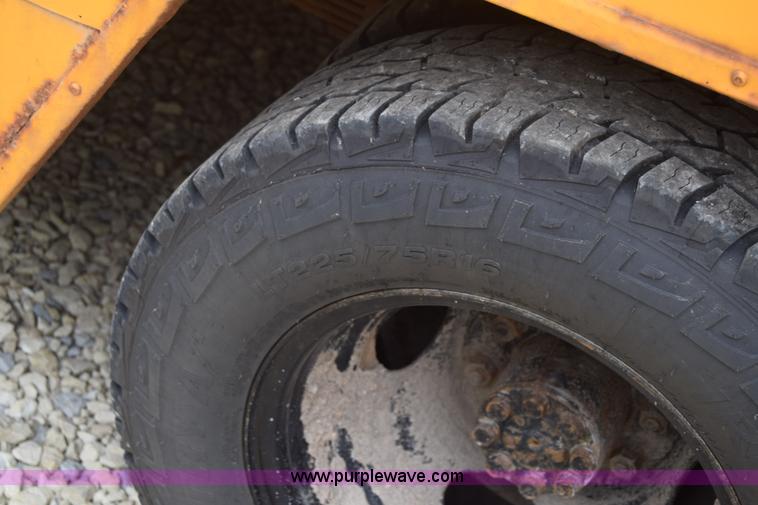 image for item CB9292 1995 GMC G3500 Am Tran school bus