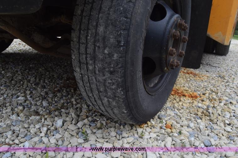 image for item CB9292 1995 GMC G3500 Am Tran school bus