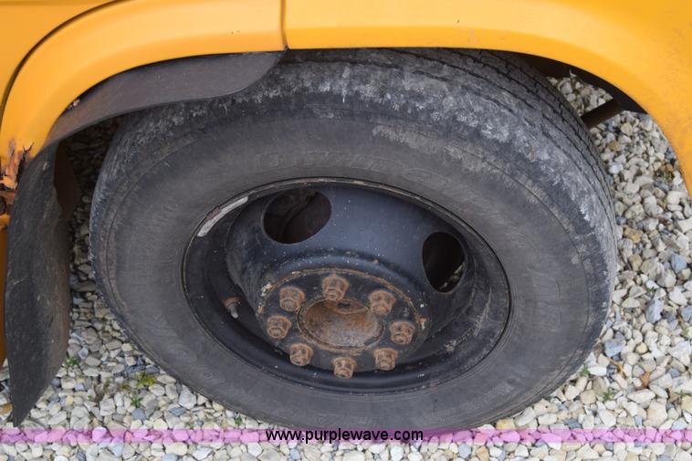 image for item CB9292 1995 GMC G3500 Am Tran school bus