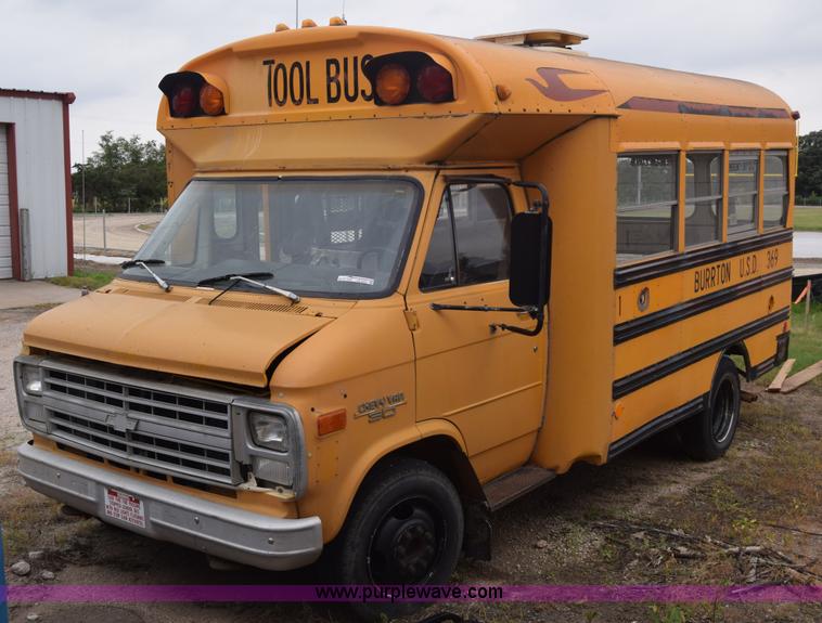 image for item CB9293 1985 Chevrolet G30 school bus