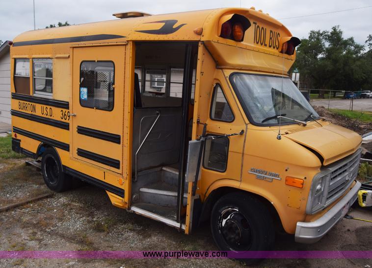 image for item CB9293 1985 Chevrolet G30 school bus