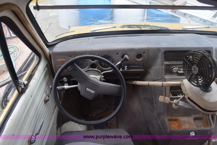 image for item CB9293 1985 Chevrolet G30 school bus