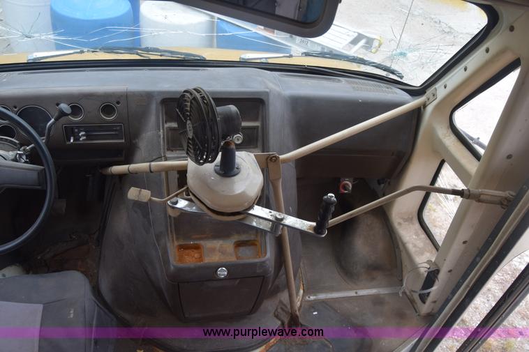 image for item CB9293 1985 Chevrolet G30 school bus