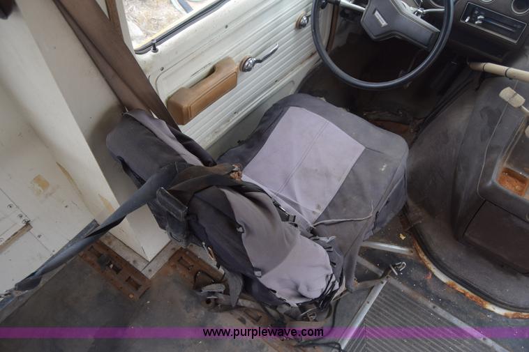 image for item CB9293 1985 Chevrolet G30 school bus