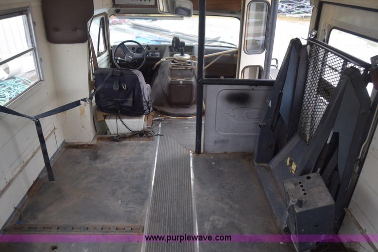 image for item CB9293 1985 Chevrolet G30 school bus