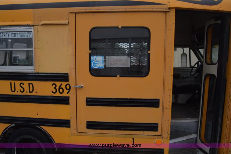 image for item CB9293 1985 Chevrolet G30 school bus