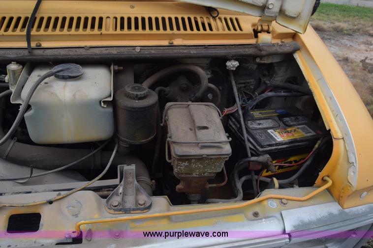 image for item CB9293 1985 Chevrolet G30 school bus