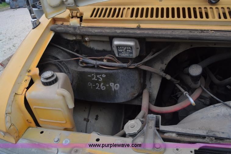 image for item CB9293 1985 Chevrolet G30 school bus