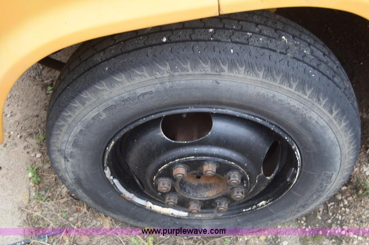 image for item CB9293 1985 Chevrolet G30 school bus