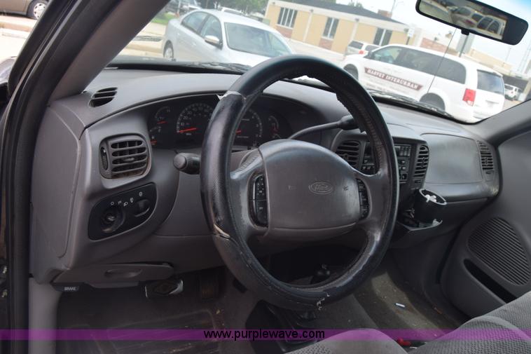 image for item CB9396 2001 Ford F150 SuperCab pickup truck