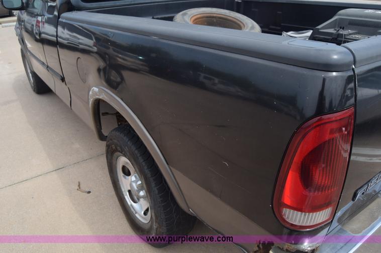 image for item CB9396 2001 Ford F150 SuperCab pickup truck