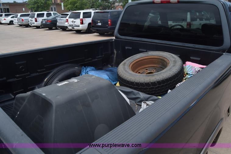 image for item CB9396 2001 Ford F150 SuperCab pickup truck