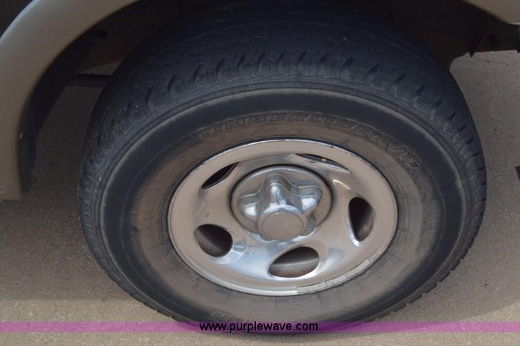 image for item CB9396 2001 Ford F150 SuperCab pickup truck