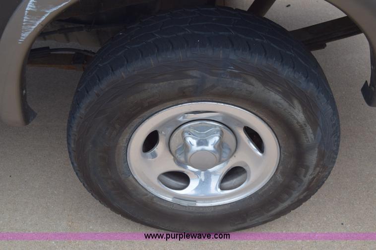 image for item CB9396 2001 Ford F150 SuperCab pickup truck