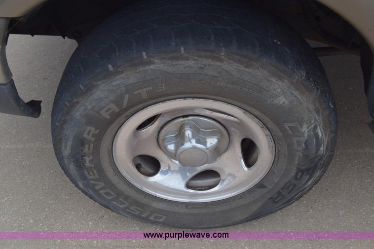 image for item CB9396 2001 Ford F150 SuperCab pickup truck