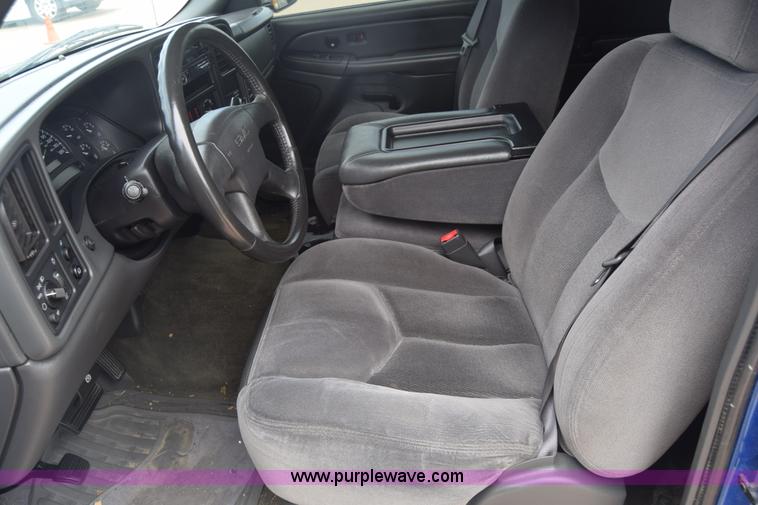 image for item CB9397 2004 GMC Sierra 1500 Ext. Cab pickup truck