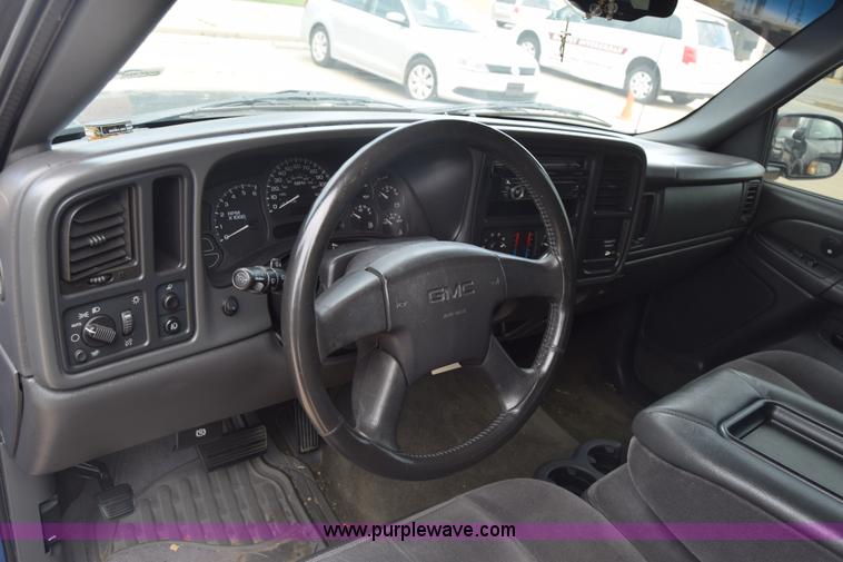 image for item CB9397 2004 GMC Sierra 1500 Ext. Cab pickup truck