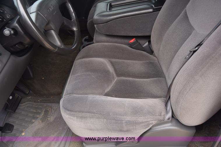 image for item CB9397 2004 GMC Sierra 1500 Ext. Cab pickup truck