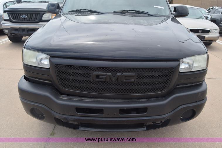 image for item CB9397 2004 GMC Sierra 1500 Ext. Cab pickup truck