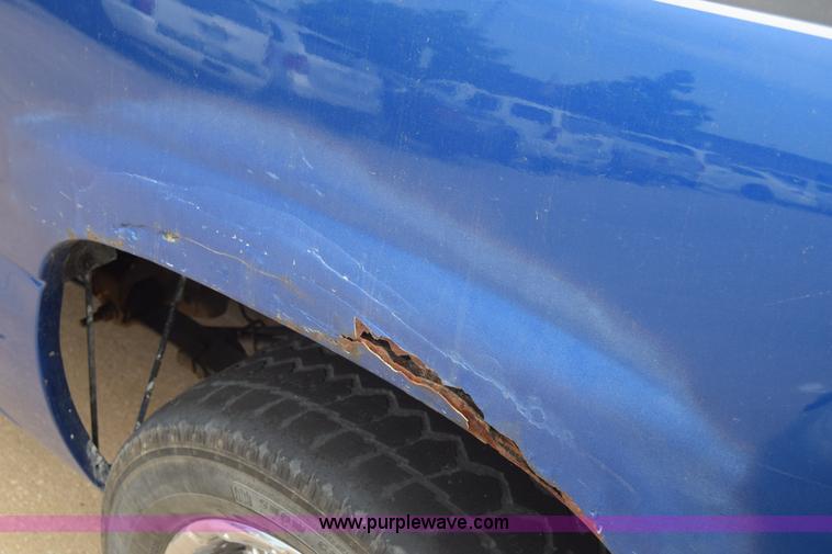 image for item CB9397 2004 GMC Sierra 1500 Ext. Cab pickup truck