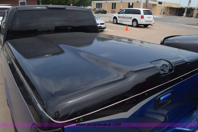 image for item CB9397 2004 GMC Sierra 1500 Ext. Cab pickup truck