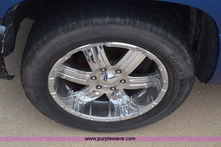 image for item CB9397 2004 GMC Sierra 1500 Ext. Cab pickup truck