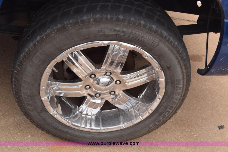 image for item CB9397 2004 GMC Sierra 1500 Ext. Cab pickup truck