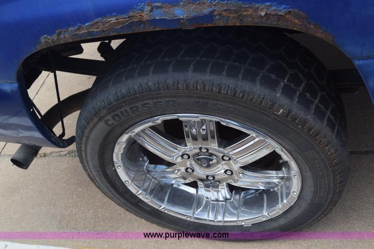 image for item CB9397 2004 GMC Sierra 1500 Ext. Cab pickup truck